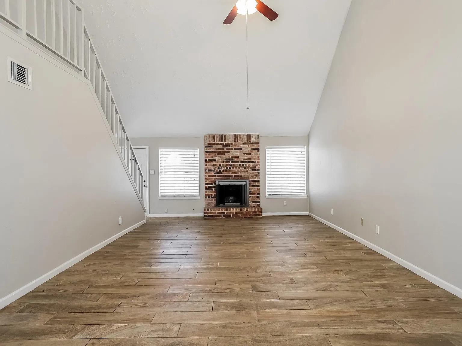 4 bed, 2.5 bath, 1905 sqft, $1,715 — Photo 4