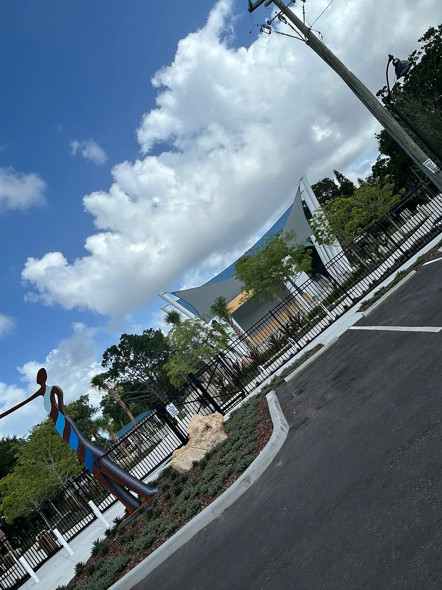Building Photo - 565 Dr Mary McLeod Bethune Blvd