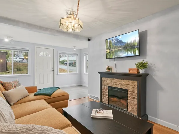 935 Bridge St, Lowell, MA 01850