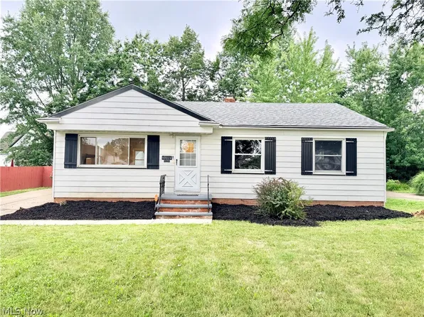 19304 Mayfair Ln, Warrensville Heights, OH 44128