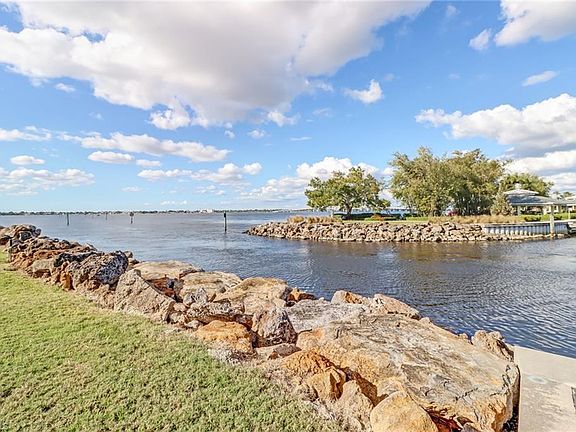 2nd image of 5010 Dockside Dr APT 202