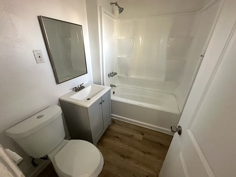 1033 Hoffman Ave #12 — Photo 30