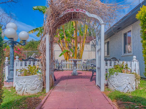 4th image of 1900 Glenoaks Blvd