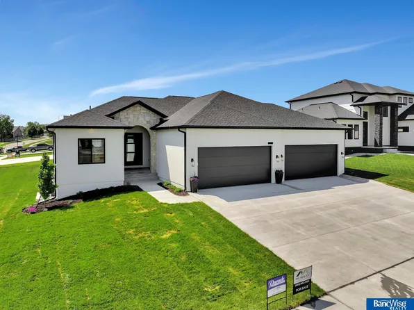 4224 Sundrop Ct, Lincoln, NE 68516