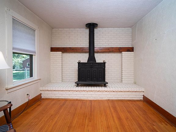 5th image of 2215 Cumberland St