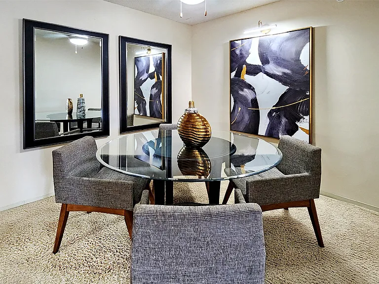 Claremont Apartments — Photo 6