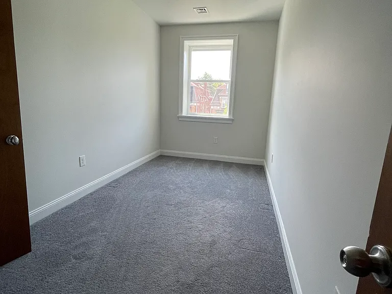 4049 Spruce St #A — Photo 11