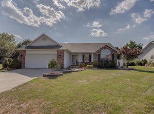 11 Meadowbrooke Dr, Troy, IL 62294