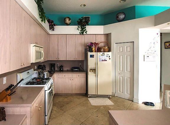 5th image of 1122 NW 141st Ave