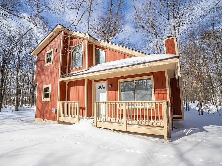 9640 Stony Hollow Dr — Photo 2