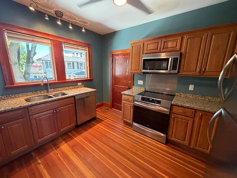 12-14 Warwick Rd #12 — Photo 3
