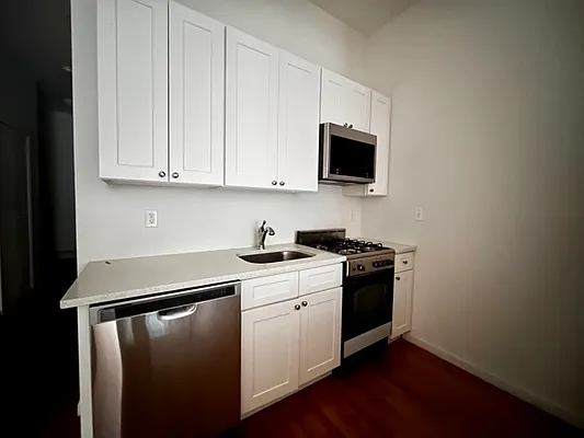 Rented by MySpaceNYC | media 6