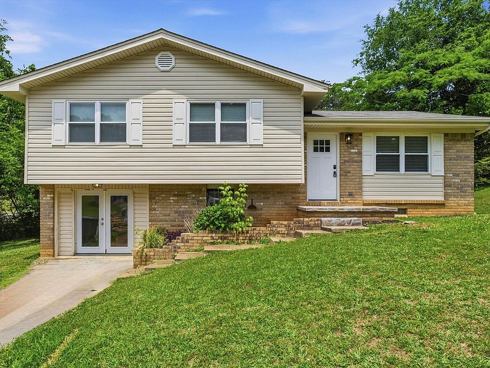 1st image of 901 Valerie Ln