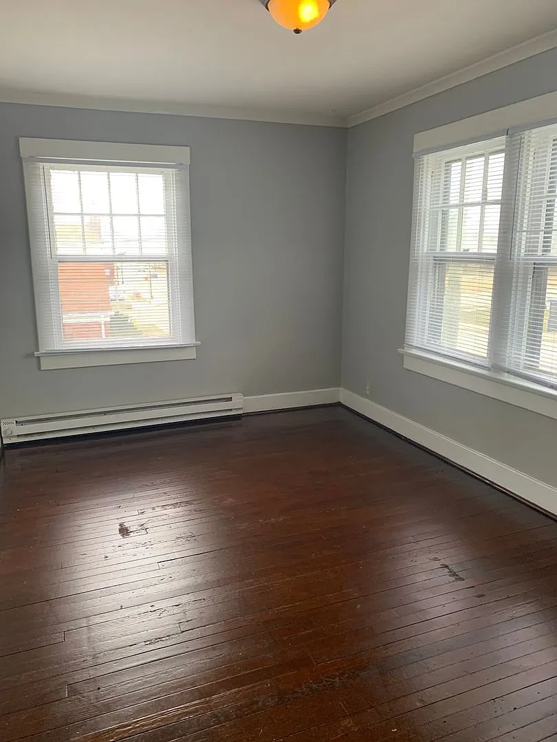 1814 E Pontiac St — Photo 2