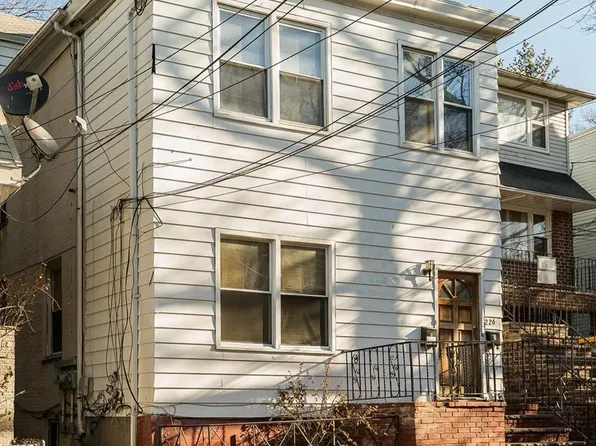 226 Grant Avenue image 1 of 32