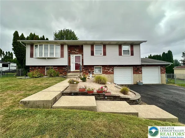 3655 Pheasant Ln, Bethlehem, PA 18020