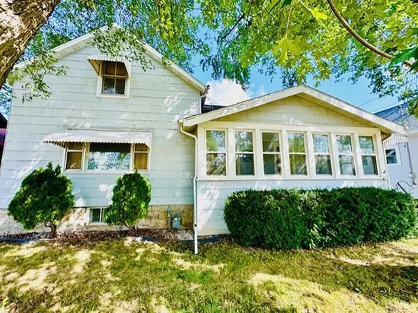 330 W 17th Ave, Oshkosh, WI 54902