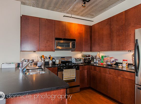 5th image of 873 N Larrabee St #Pk-5