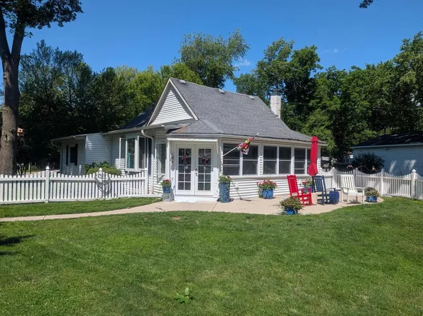 2432 North Shore DRIVE, Delavan, WI 53115