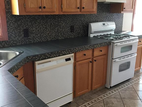 3rd image of 23216 Maple Dr