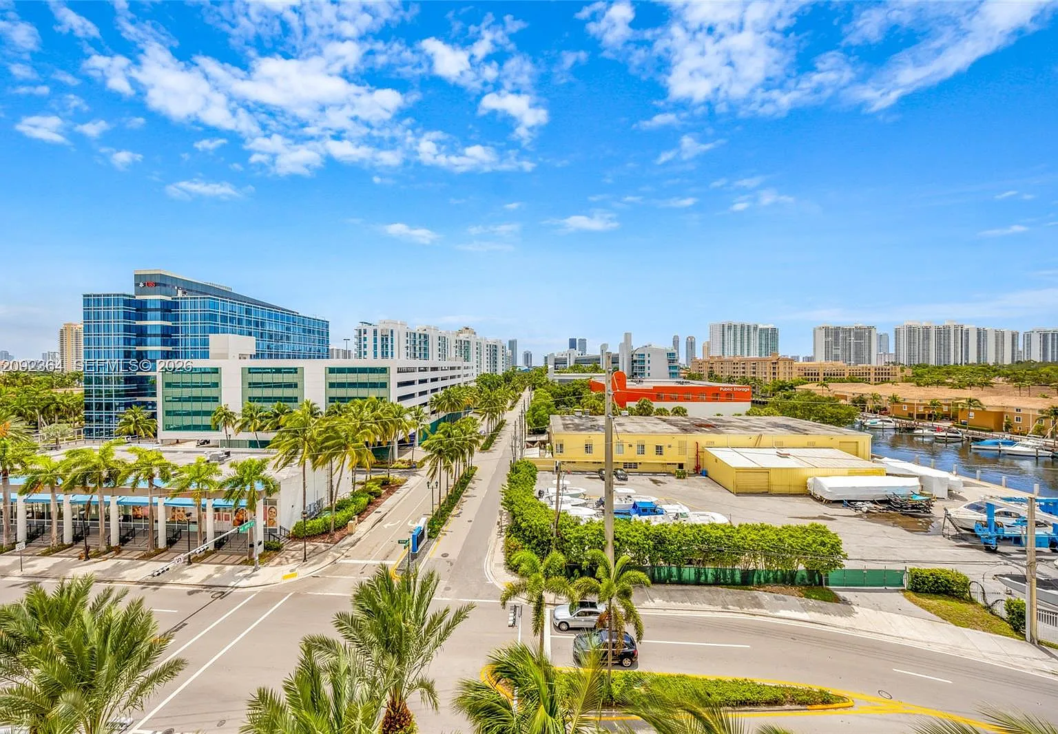 Venture At Aventura East — Photo 1
