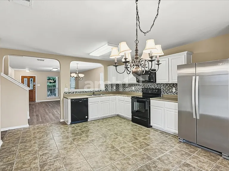 10518 Marengo Ln — Photo 4