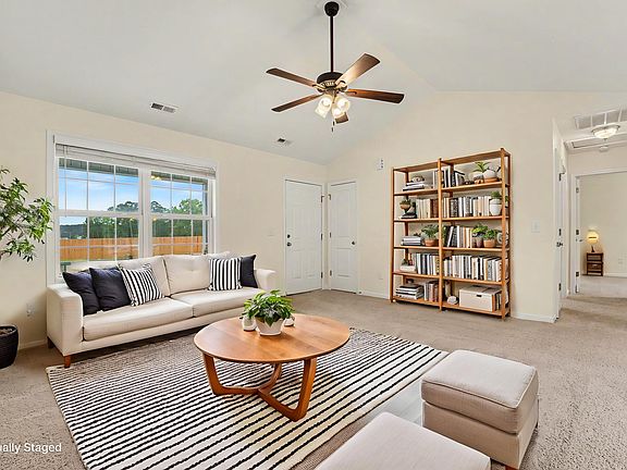 3rd image of 7261 Clara St