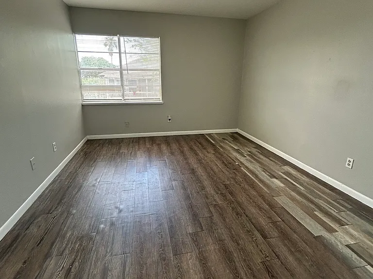 802 Hancock Ave #800-D — Photo 8