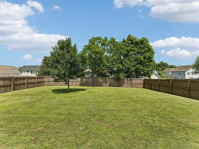 3041 Commonwealth Dr — Photo 6