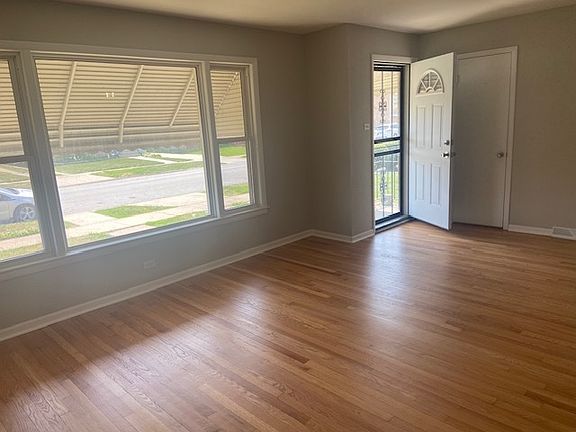 4th image of 348 Oglesby Ave