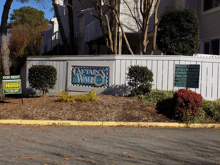 807 Seawinds Ln — Photo 1