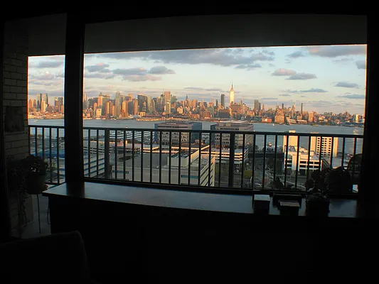 Sold by Hudson View Realty LLC | media 7