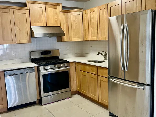 65-50 Austin Street image 3 of 19