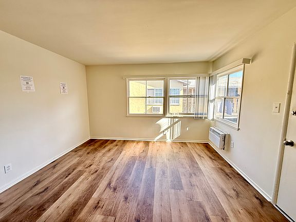 4th image of 6743 Haskell Ave #6