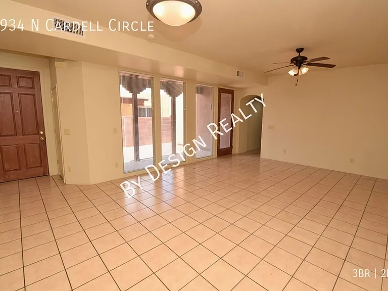 2934 N Cardell Cir — Photo 3