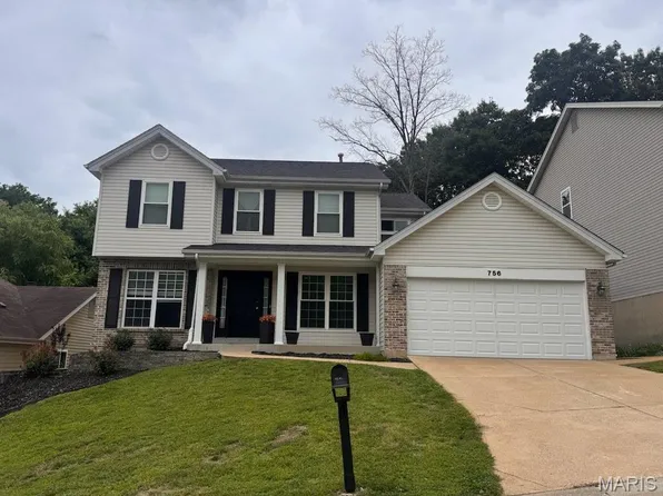756 Shadow Pine Dr, Fenton, MO 63026