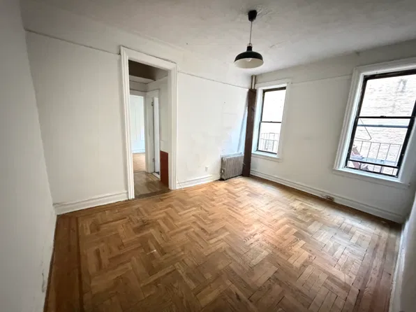 246 Cornelia Street image 1 of 7