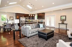 4th image of 3028 Rosemary Ln