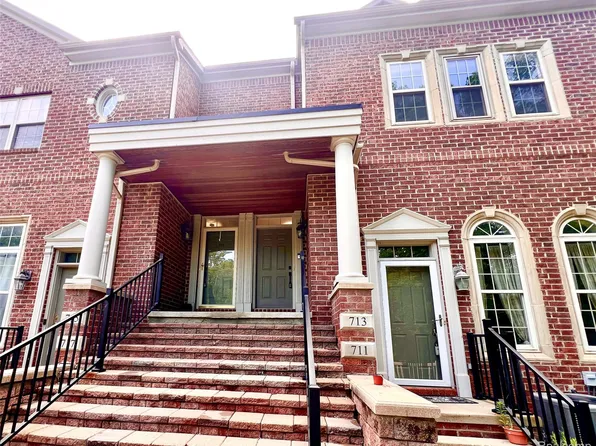 713 River Park Village Blvd, Northville, MI 48167