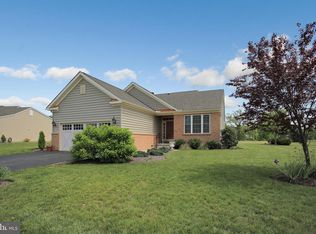 156 Woodhaven Dr, Gettysburg, PA 17325