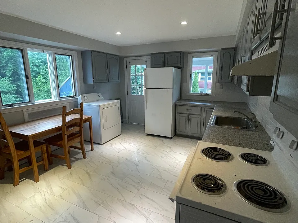 23 Emery St #23