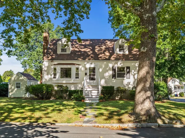 27 Sycamore Rd, Melrose, MA 02176
