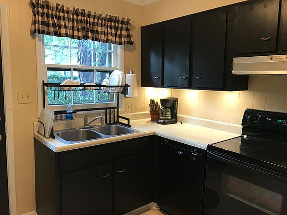 3rd image of 100 W 24th St #6