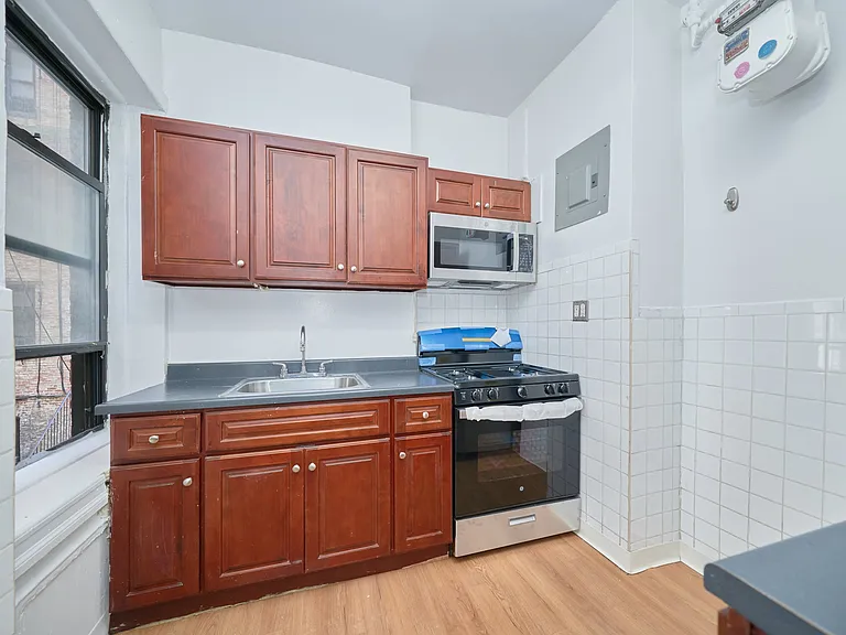 587 Riverside Dr #1C — Photo 11