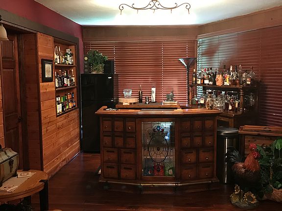4th image of 206 Cypress Ave