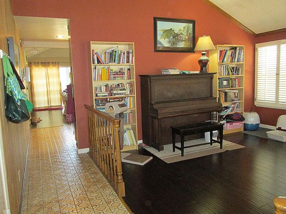 5th image of 298 Clearpark Cir