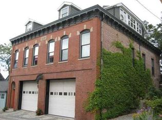 10 Young St, Newport, RI 02840