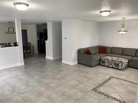 3rd image of 2735 Brewster Ln
