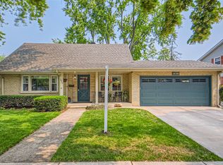 1450 Easy St, Elgin, IL 60123