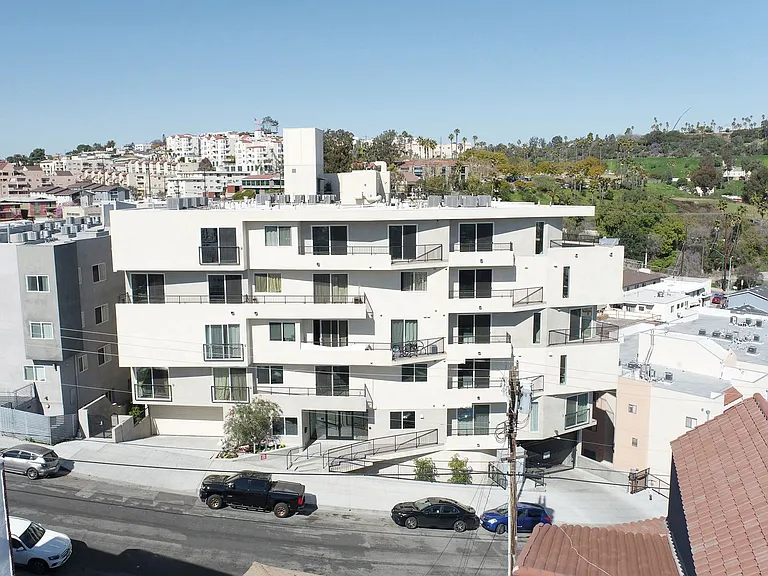 Bunker Heights Apartments — Photo 1